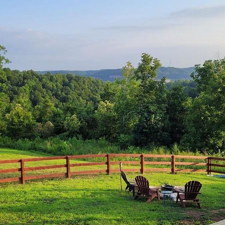 Great Little Guest Suite With Private Entry & Deck! Pet Friendly & 30 Mins To Nashville! Ashland City 外观 照片