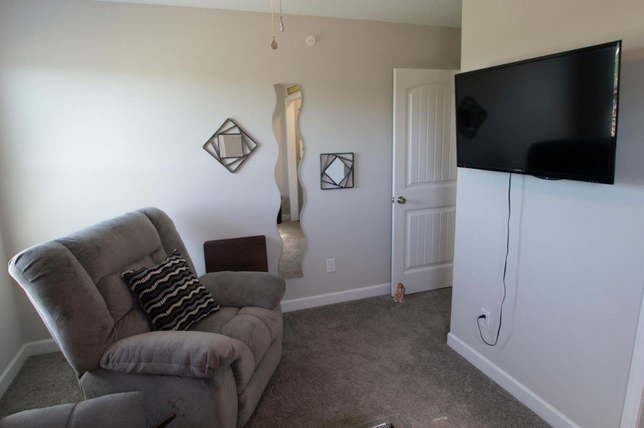 Great Little Guest Suite With Private Entry & Deck! Pet Friendly & 30 Mins To Nashville! Ashland City 外观 照片